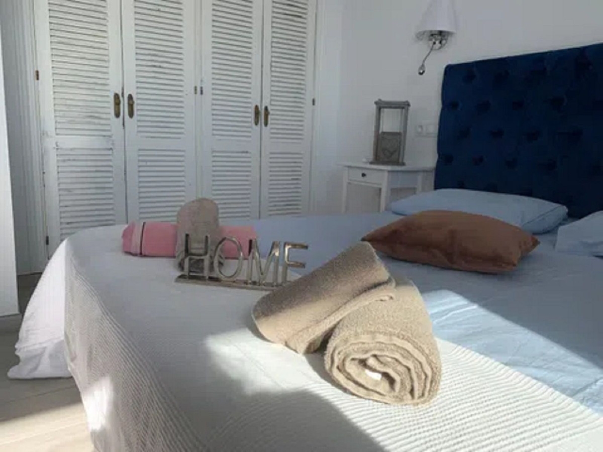 2 Bed Apartment for sale in Fuengirola Costa Del Sol, Málaga, Spain