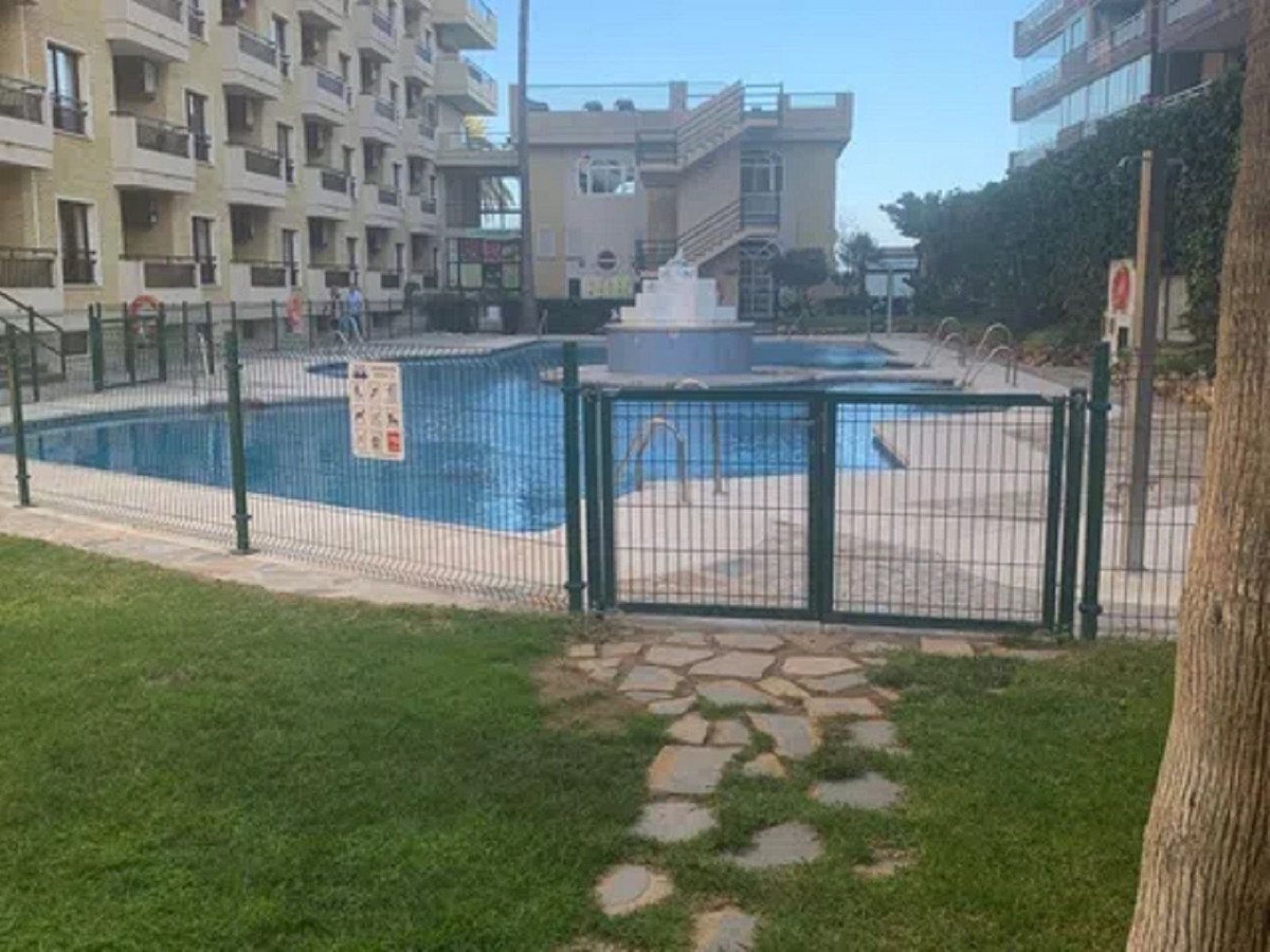 2 Bed Apartment for sale in Fuengirola Costa Del Sol, Málaga, Spain