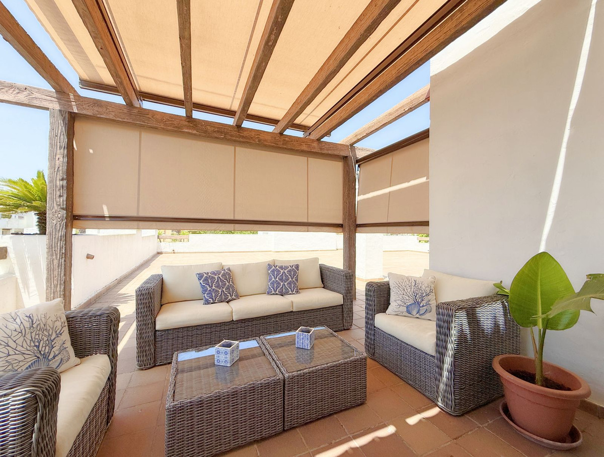 Se vende Ático de 2 dormitorios en Costa Del Sol, Cadiz, España
