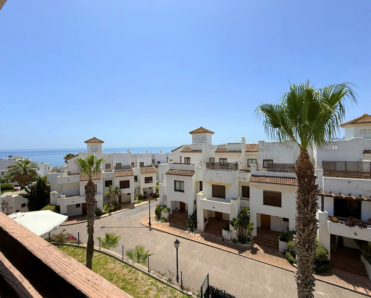 Se vende Ático de 2 dormitorios en Costa Del Sol, Cadiz, España