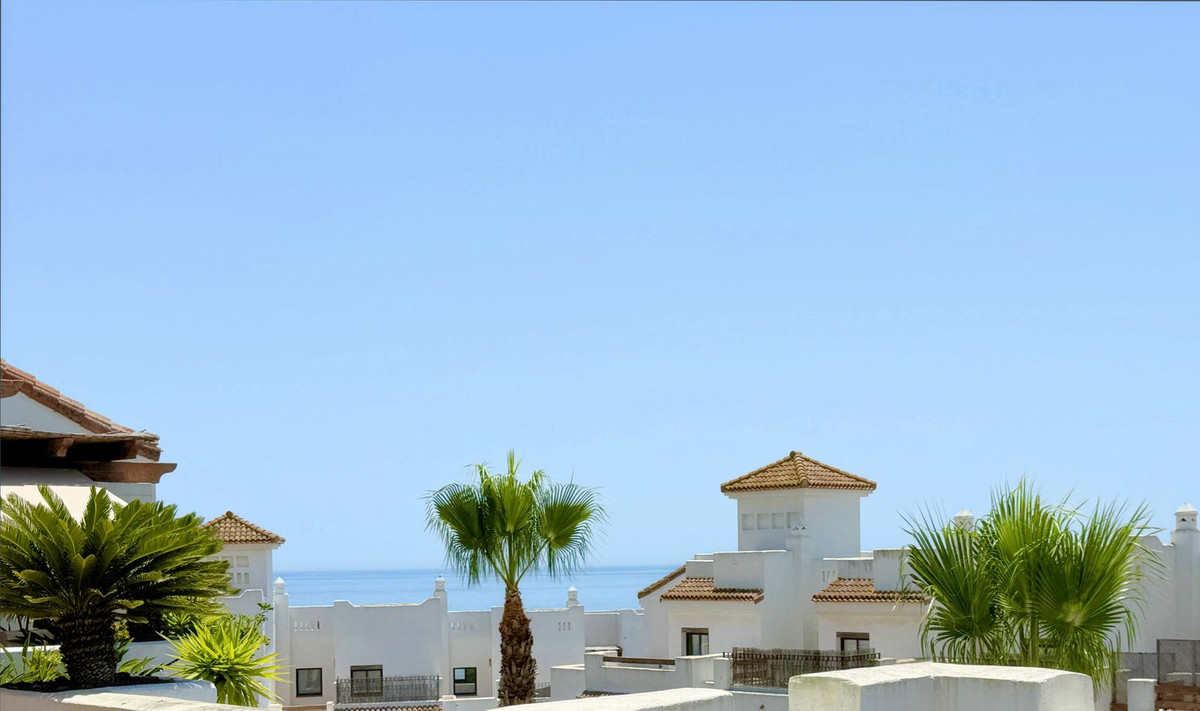 Se vende Ático de 2 dormitorios en Costa Del Sol, Cadiz, España