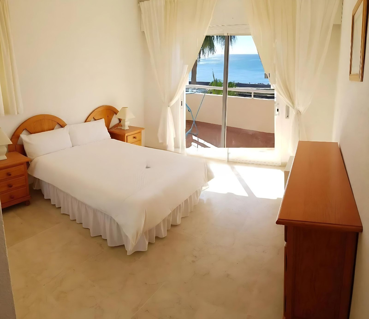 2 Bed Apartment for sale in Estepona Costa Del Sol, Málaga, Spain