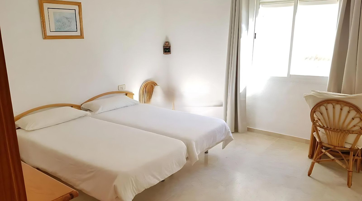2 Bed Apartment for sale in Estepona Costa Del Sol, Málaga, Spain