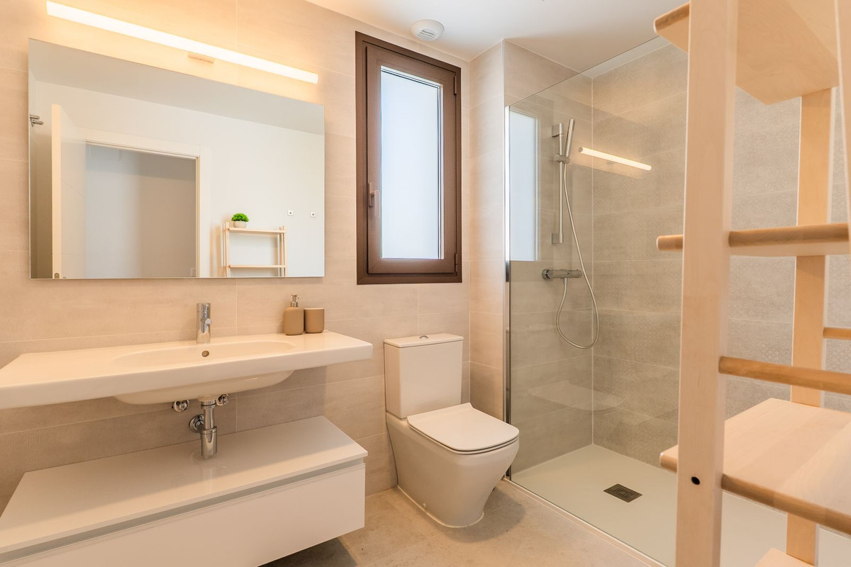 3 Bed Apartment for sale in Estepona Costa Del Sol, Málaga, Spain