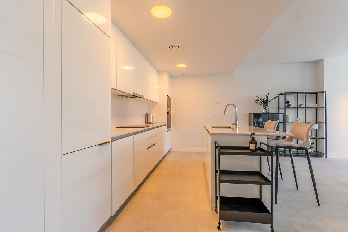 3 Bed Apartment for sale in Estepona Costa Del Sol, Málaga, Spain