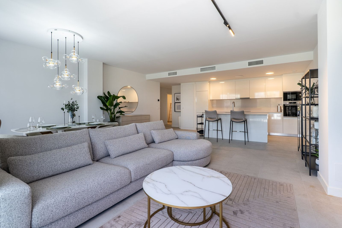 3 Bed Apartment for sale in Estepona Costa Del Sol, Málaga, Spain