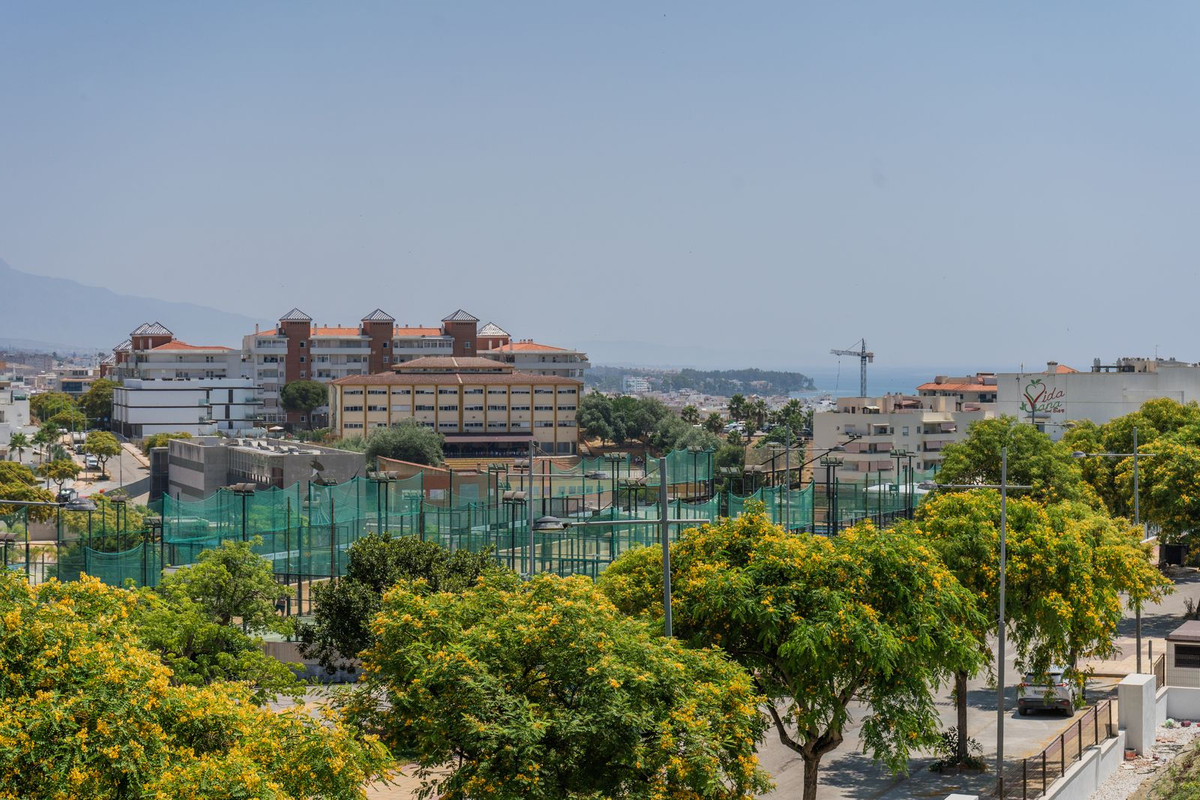 3 Bed Apartment for sale in Estepona Costa Del Sol, Málaga, Spain