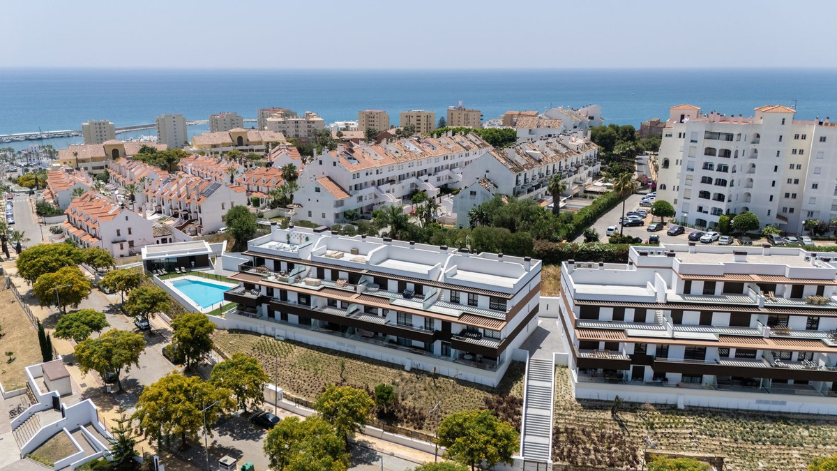 3 Bed Apartment for sale in Estepona Costa Del Sol, Málaga, Spain