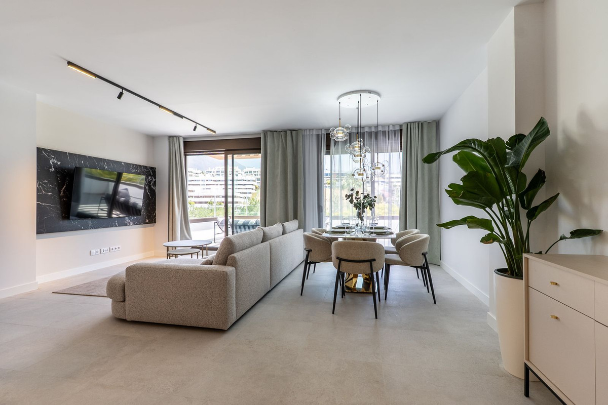 3 Bed Apartment for sale in Estepona Costa Del Sol, Málaga, Spain