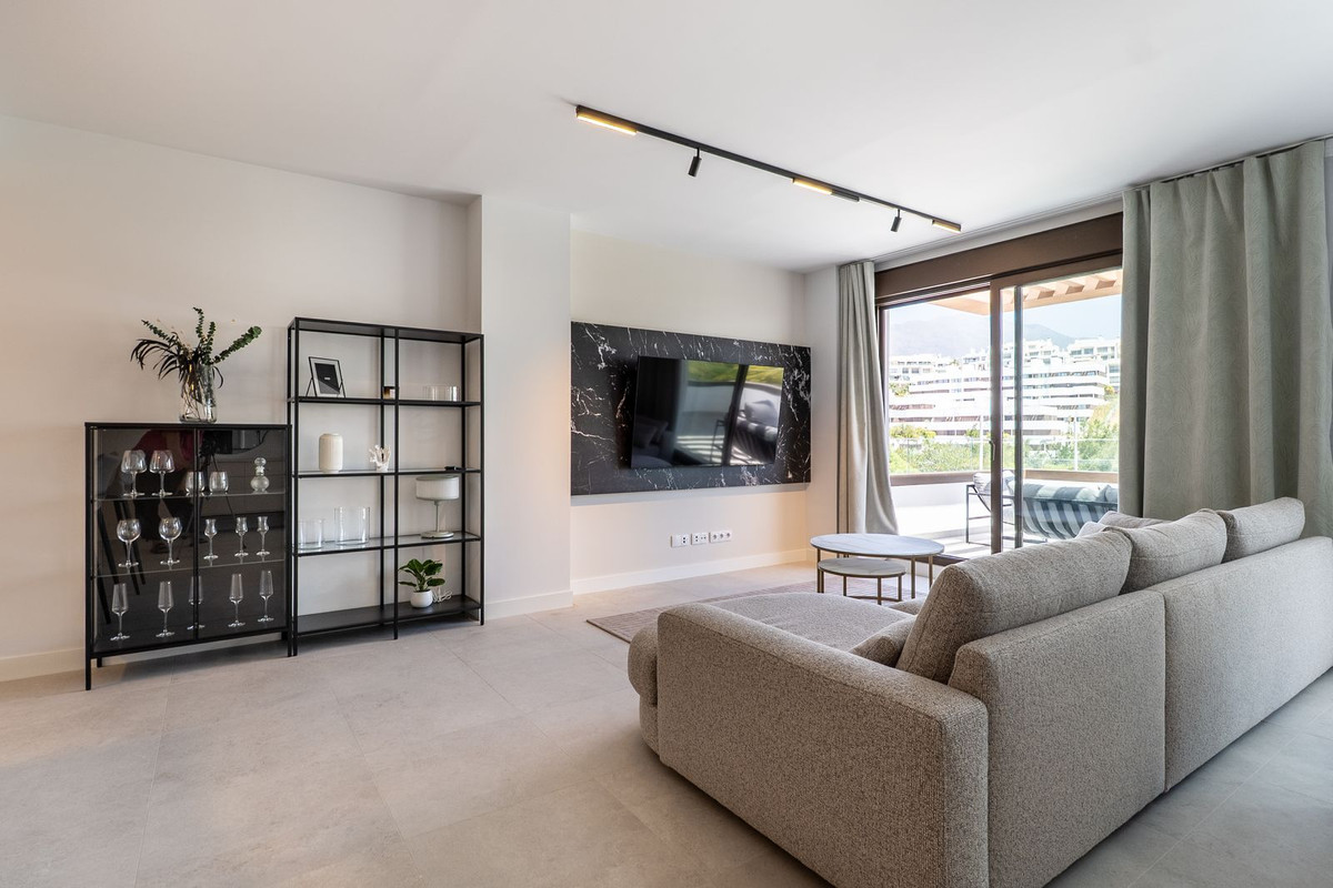 3 Bed Apartment for sale in Estepona Costa Del Sol, Málaga, Spain