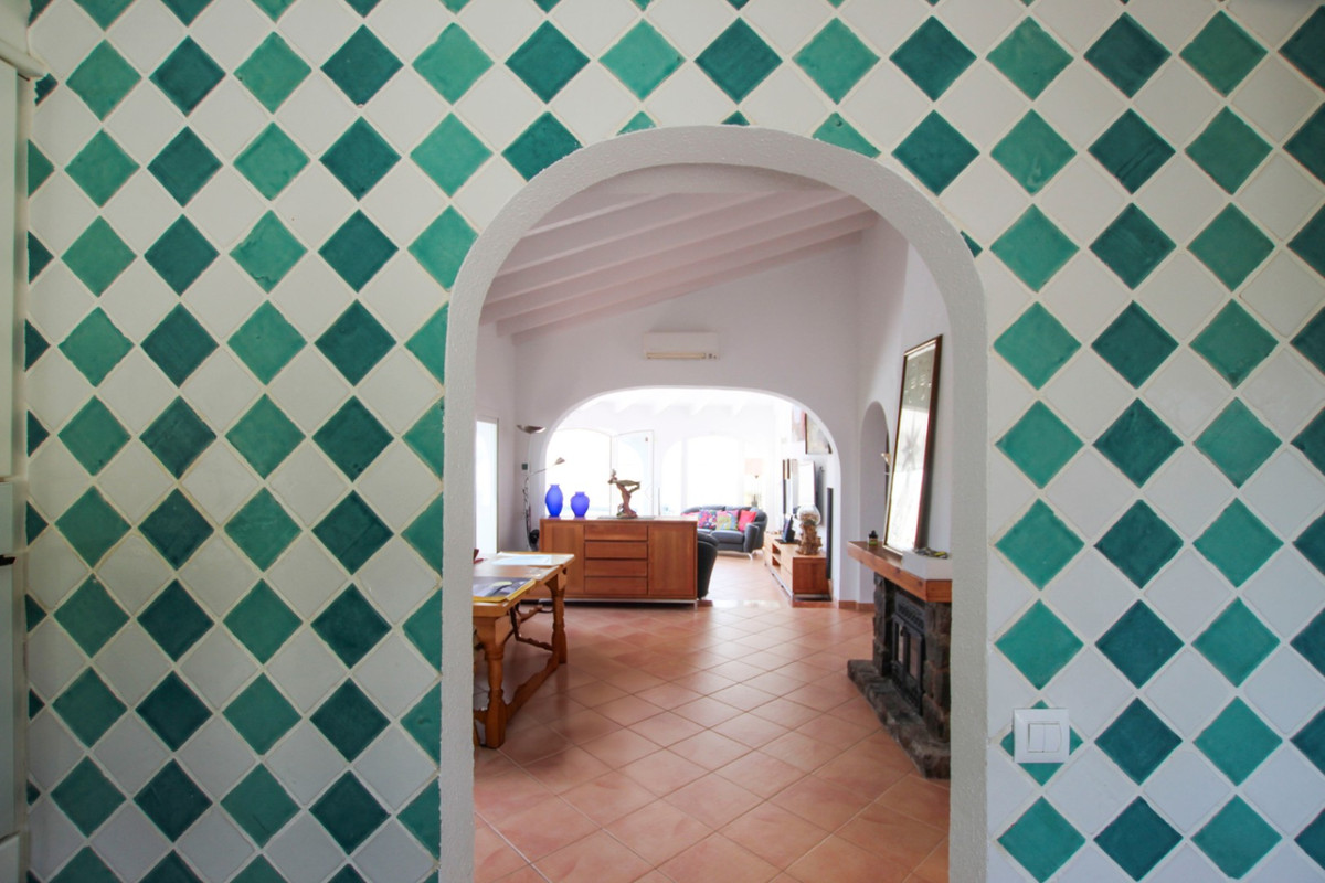 Se vende Villa - Chalet de 4 dormitorios en Costa Blanca, Alicante, España
