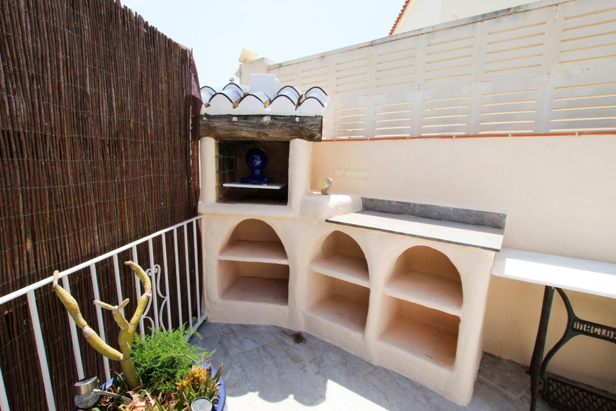 Se vende Villa - Chalet de 4 dormitorios en Costa Blanca, Alicante, España
