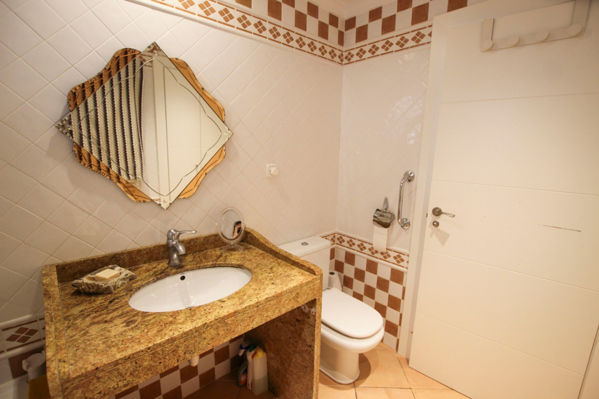 Se vende Villa - Chalet de 4 dormitorios en Costa Blanca, Alicante, España