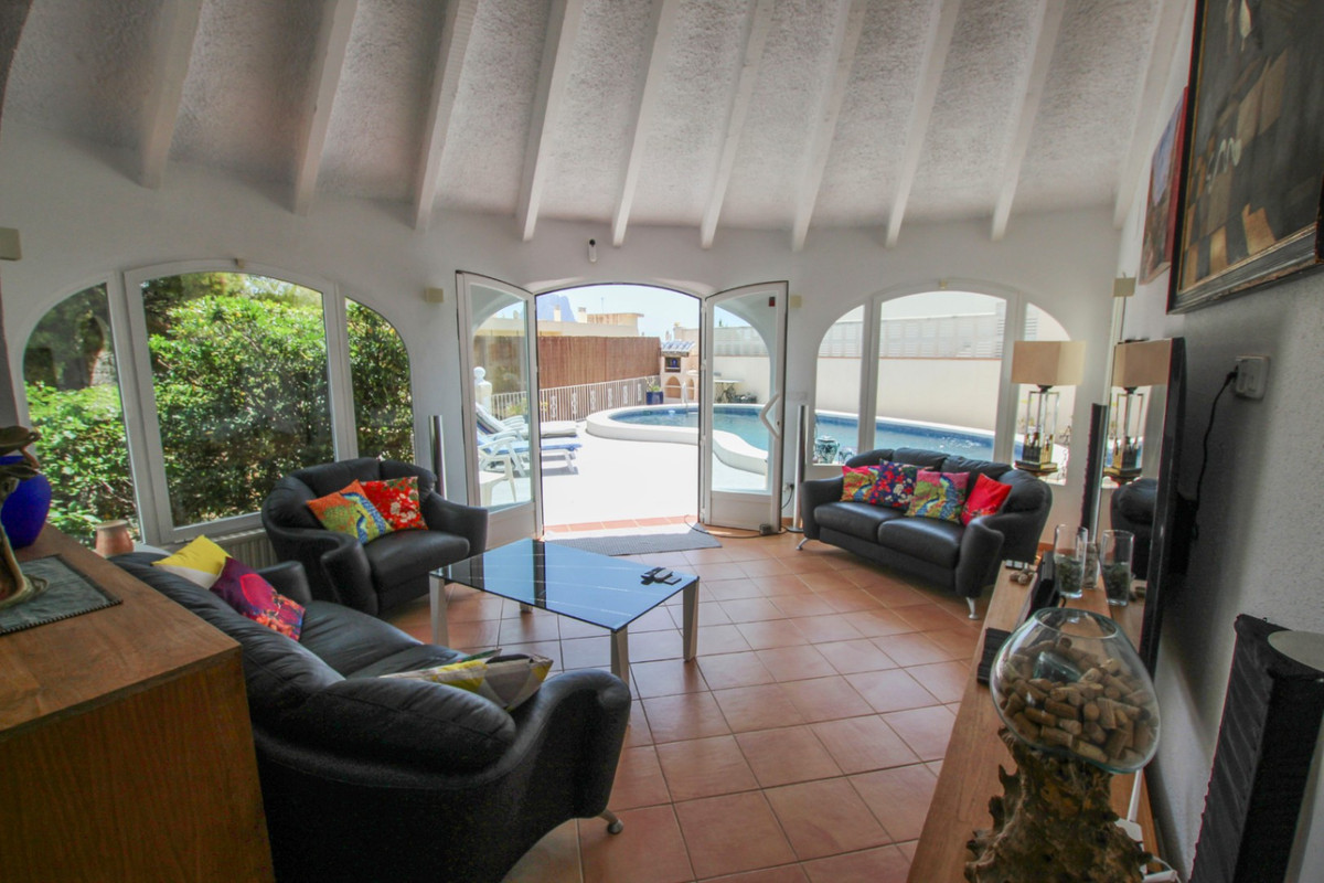 Se vende Villa - Chalet de 4 dormitorios en Costa Blanca, Alicante, España