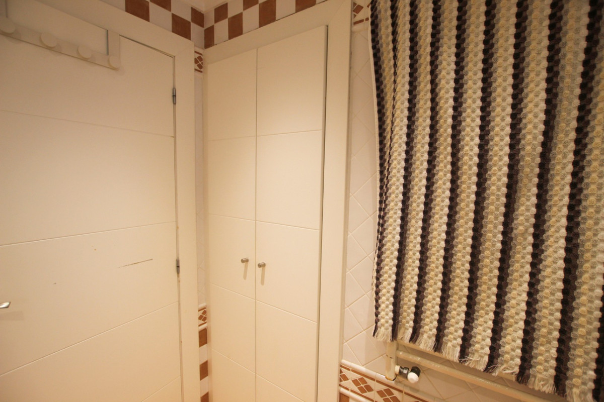 Se vende Villa - Chalet de 4 dormitorios en Costa Blanca, Alicante, España