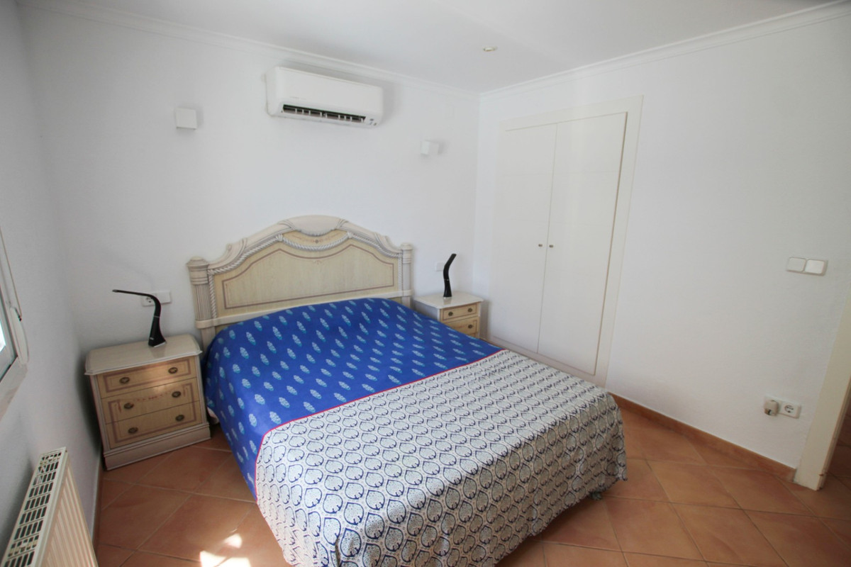 Se vende Villa - Chalet de 4 dormitorios en Costa Blanca, Alicante, España