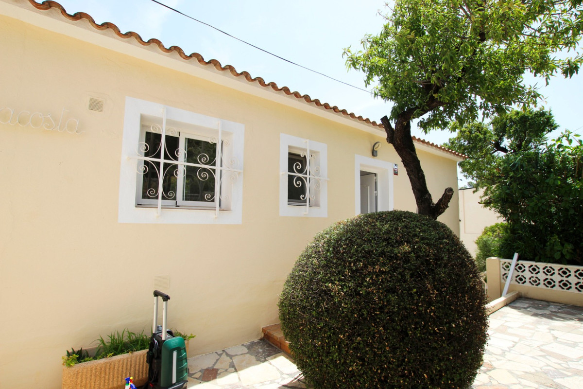 Se vende Villa - Chalet de 4 dormitorios en Costa Blanca, Alicante, España