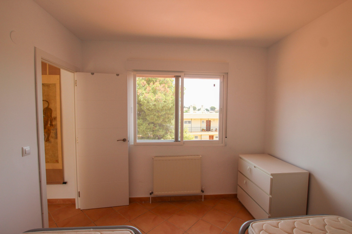 Se vende Villa - Chalet de 4 dormitorios en Costa Blanca, Alicante, España