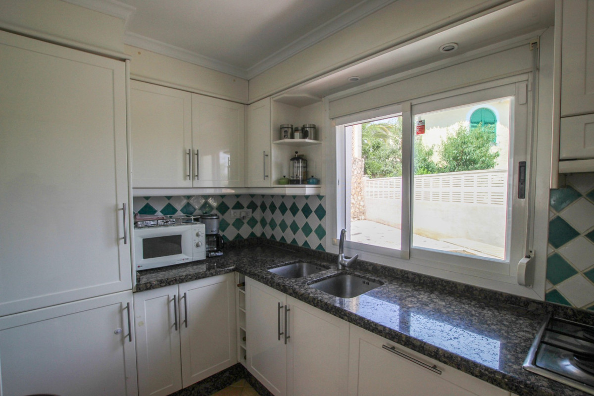 Se vende Villa - Chalet de 4 dormitorios en Costa Blanca, Alicante, España