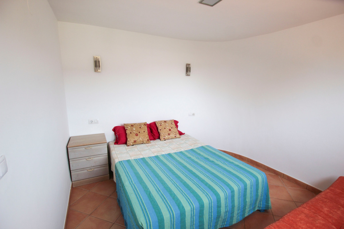 Se vende Villa - Chalet de 4 dormitorios en Costa Blanca, Alicante, España