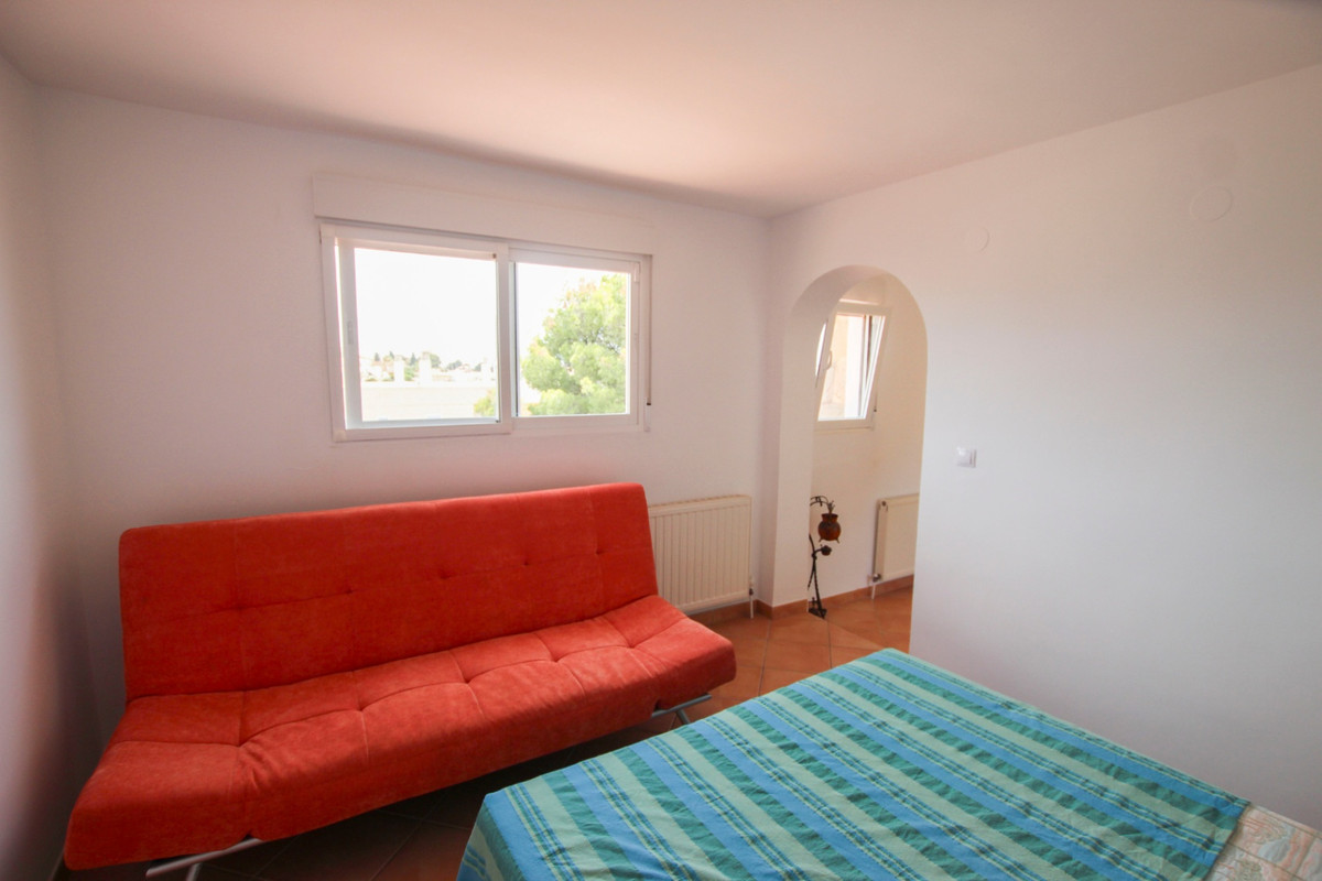 Se vende Villa - Chalet de 4 dormitorios en Costa Blanca, Alicante, España