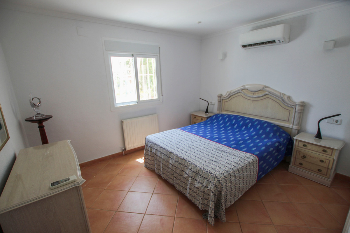 Se vende Villa - Chalet de 4 dormitorios en Costa Blanca, Alicante, España