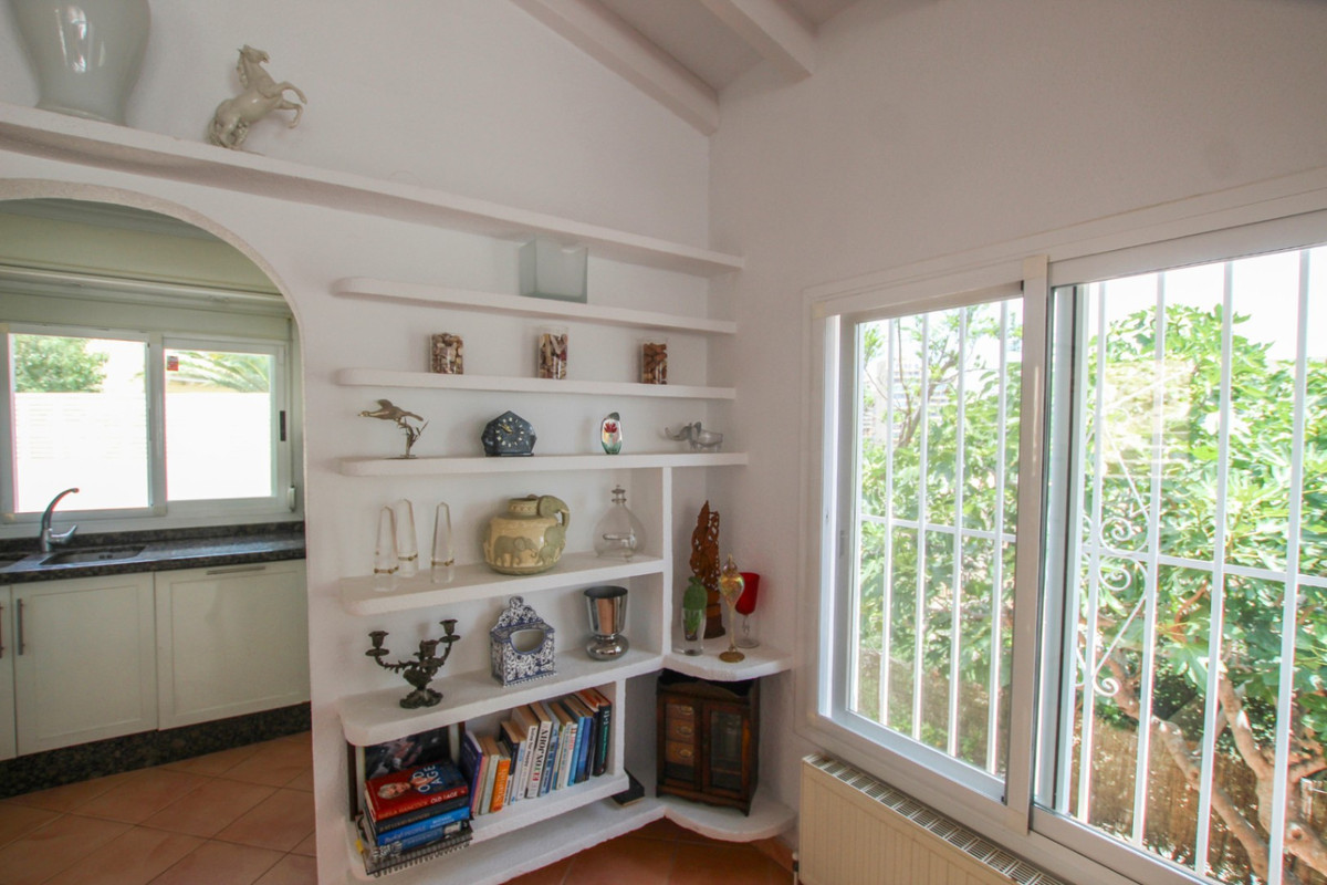 Se vende Villa - Chalet de 4 dormitorios en Costa Blanca, Alicante, España