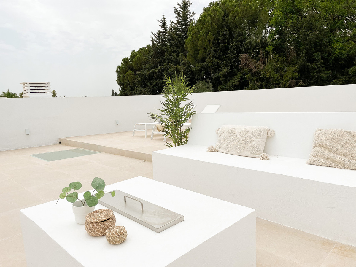 3 Bed Apartment for sale in La Quinta Costa Del Sol, Málaga, Spain