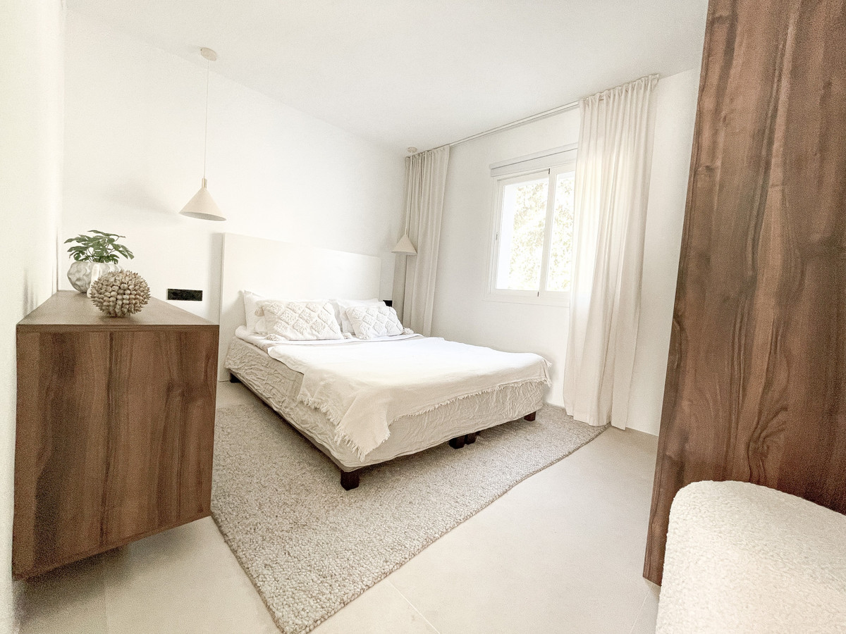 3 Bed Apartment for sale in La Quinta Costa Del Sol, Málaga, Spain