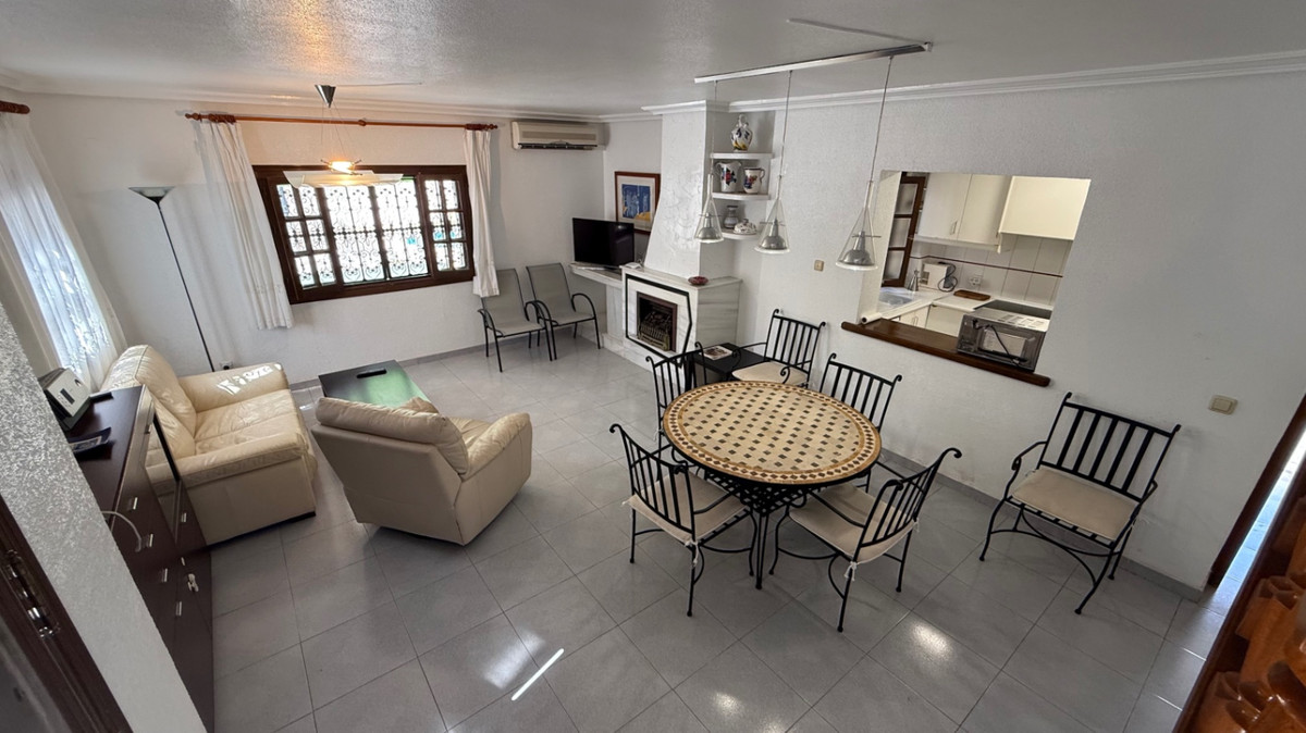 Se vende Villa - Chalet de 4 dormitorios en Costa Blanca, Alicante, España