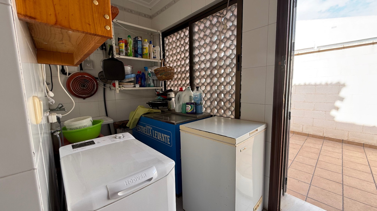 Se vende Villa - Chalet de 4 dormitorios en Costa Blanca, Alicante, España