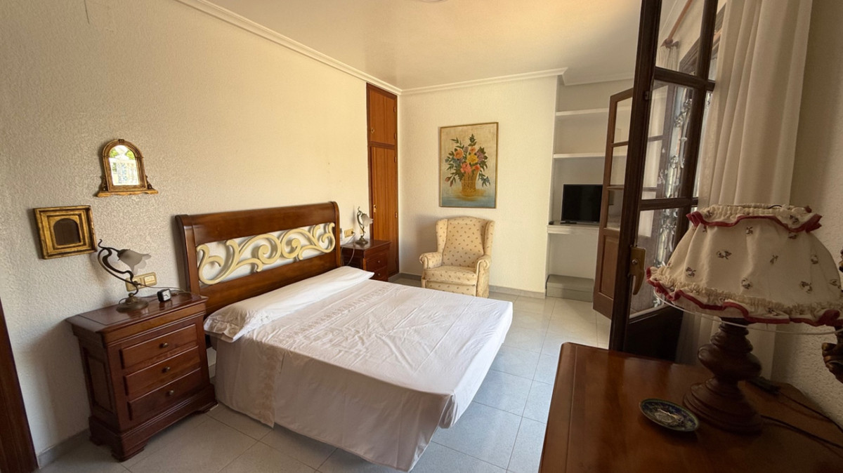 Se vende Villa - Chalet de 4 dormitorios en Costa Blanca, Alicante, España