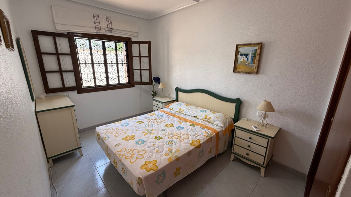 Se vende Villa - Chalet de 4 dormitorios en Costa Blanca, Alicante, España