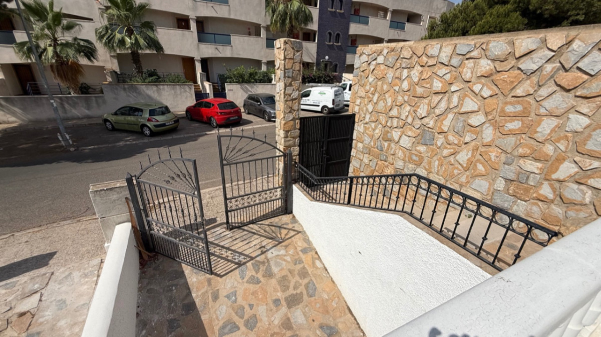 Se vende Villa - Chalet de 4 dormitorios en Costa Blanca, Alicante, España
