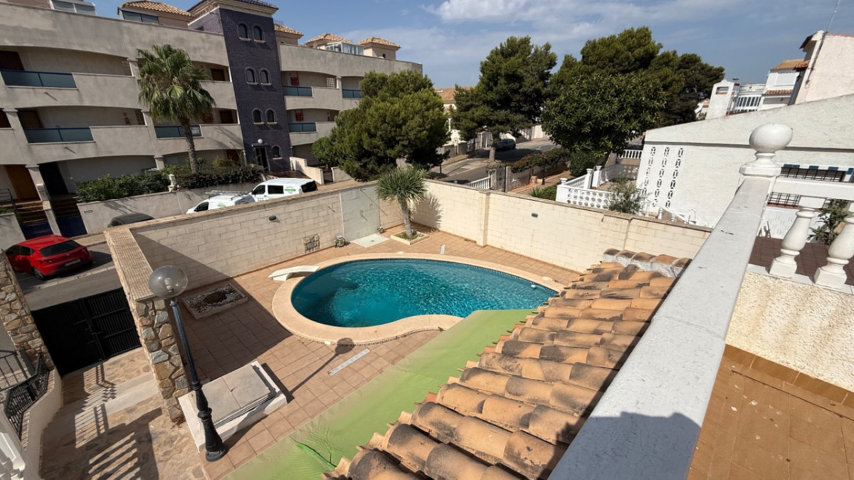 Se vende Villa - Chalet de 4 dormitorios en Costa Blanca, Alicante, España