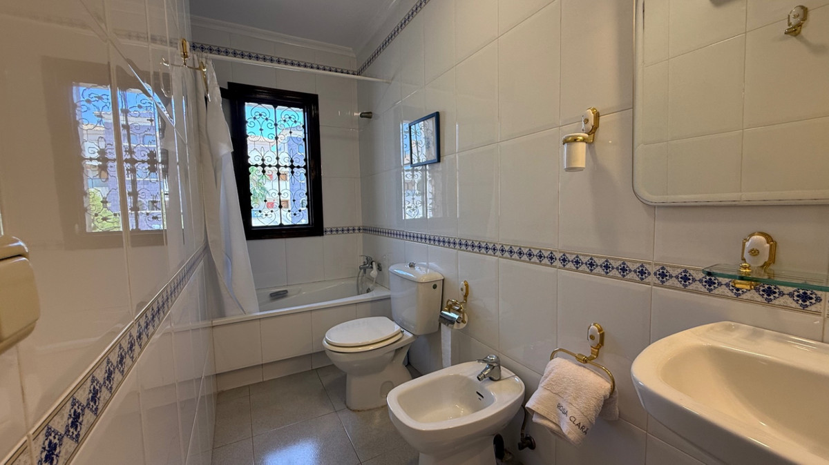 Se vende Villa - Chalet de 4 dormitorios en Costa Blanca, Alicante, España