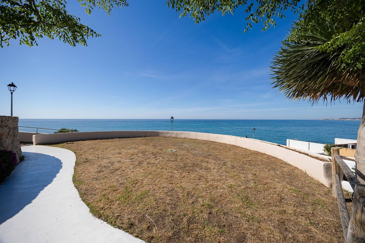 Apartment for sale in Torremuelle Costa Del Sol, Málaga, Spain