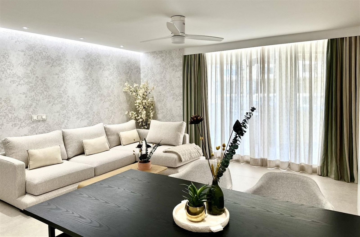 Se vende Apartamento Planta Media de 2 dormitorios en Costa Del Sol, Málaga, España