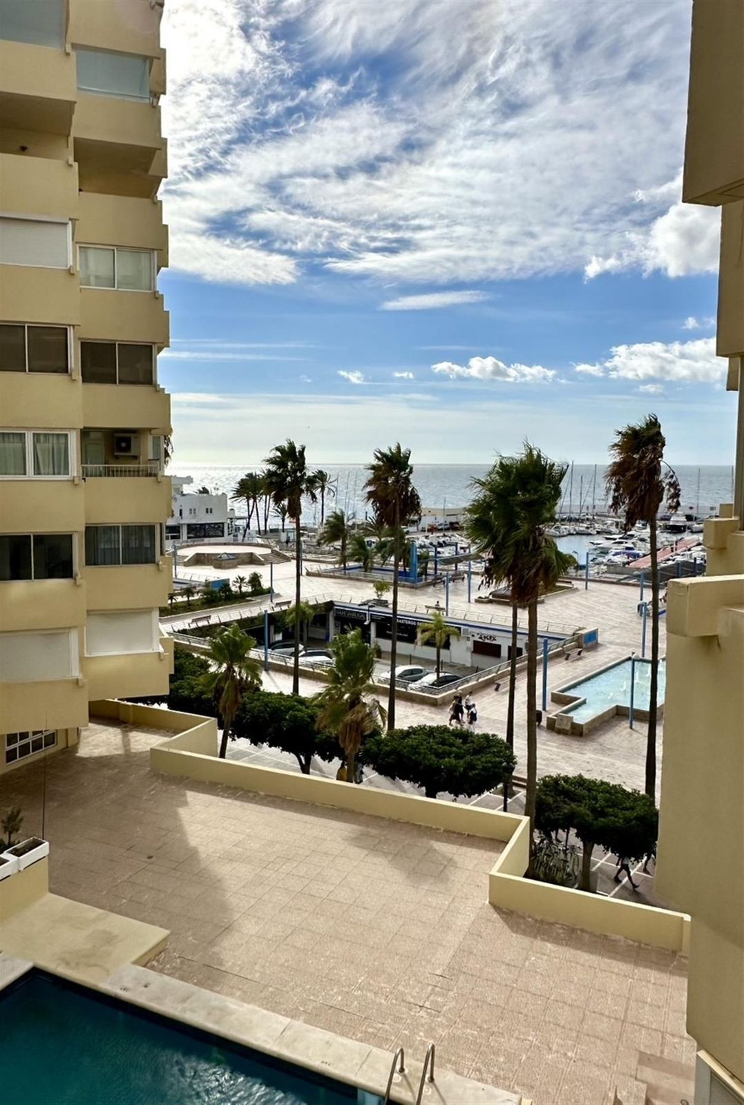 Se vende Apartamento Planta Media de 2 dormitorios en Costa Del Sol, Málaga, España