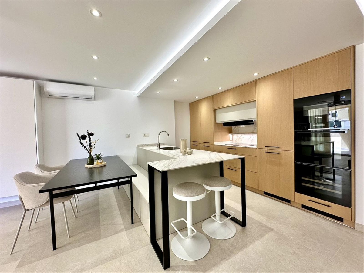 Se vende Apartamento Planta Media de 2 dormitorios en Costa Del Sol, Málaga, España
