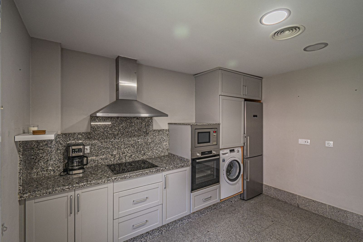 5 Bed Townhouse for sale in Marbella Costa Del Sol, Málaga, Spain