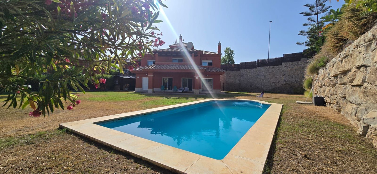 5 Bed Townhouse for sale in Marbella Costa Del Sol, Málaga, Spain