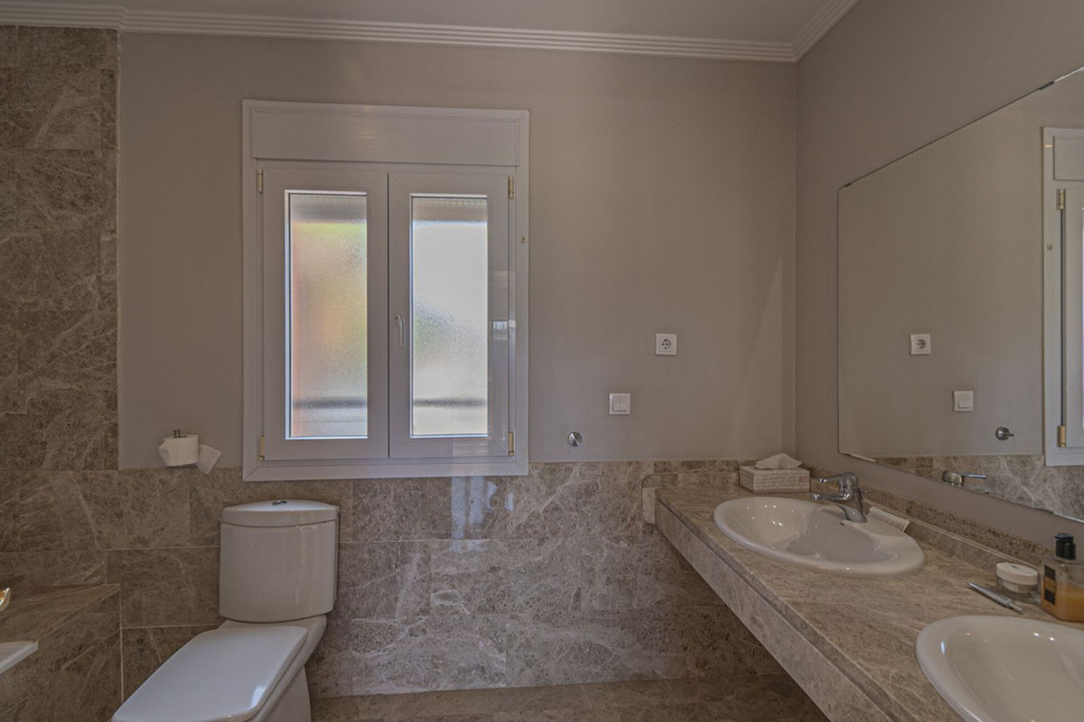 5 Bed Townhouse for sale in Marbella Costa Del Sol, Málaga, Spain