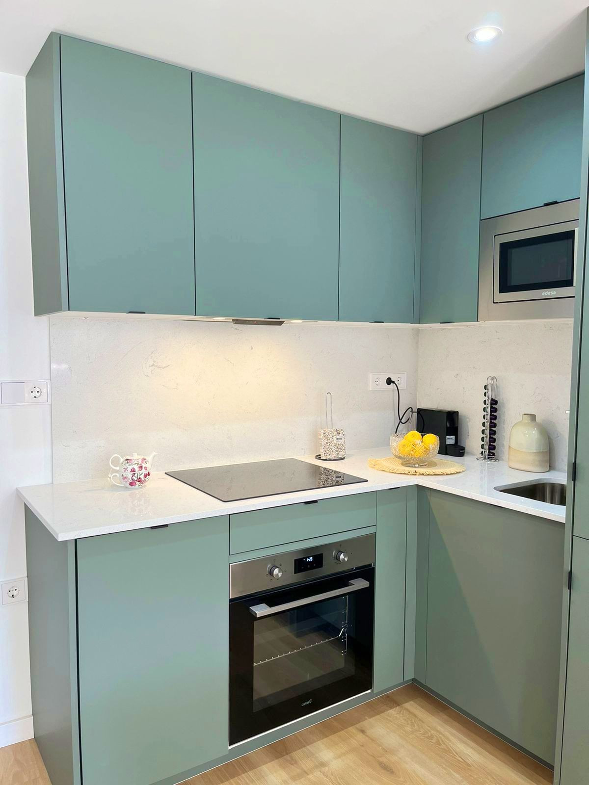 2 Bed Apartment for sale in Estepona Costa Del Sol, Málaga, Spain