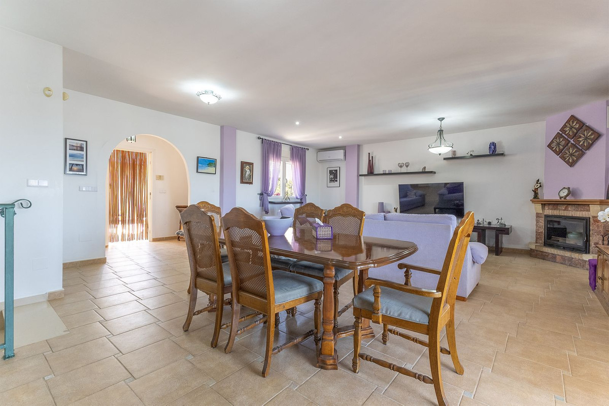 Se vende Villa - Chalet de 5 dormitorios en Costa Blanca, Alicante, España