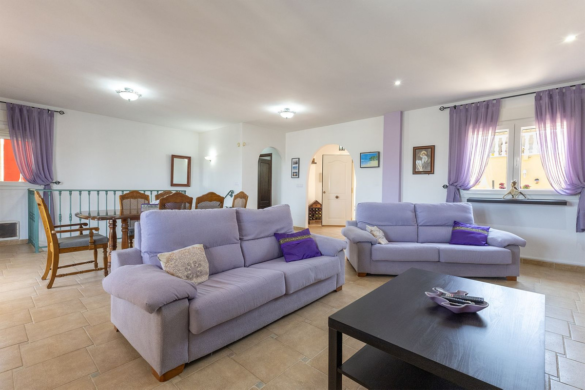 Se vende Villa - Chalet de 5 dormitorios en Costa Blanca, Alicante, España
