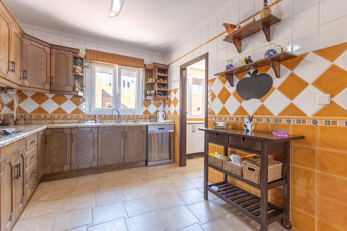 Se vende Villa - Chalet de 5 dormitorios en Costa Blanca, Alicante, España