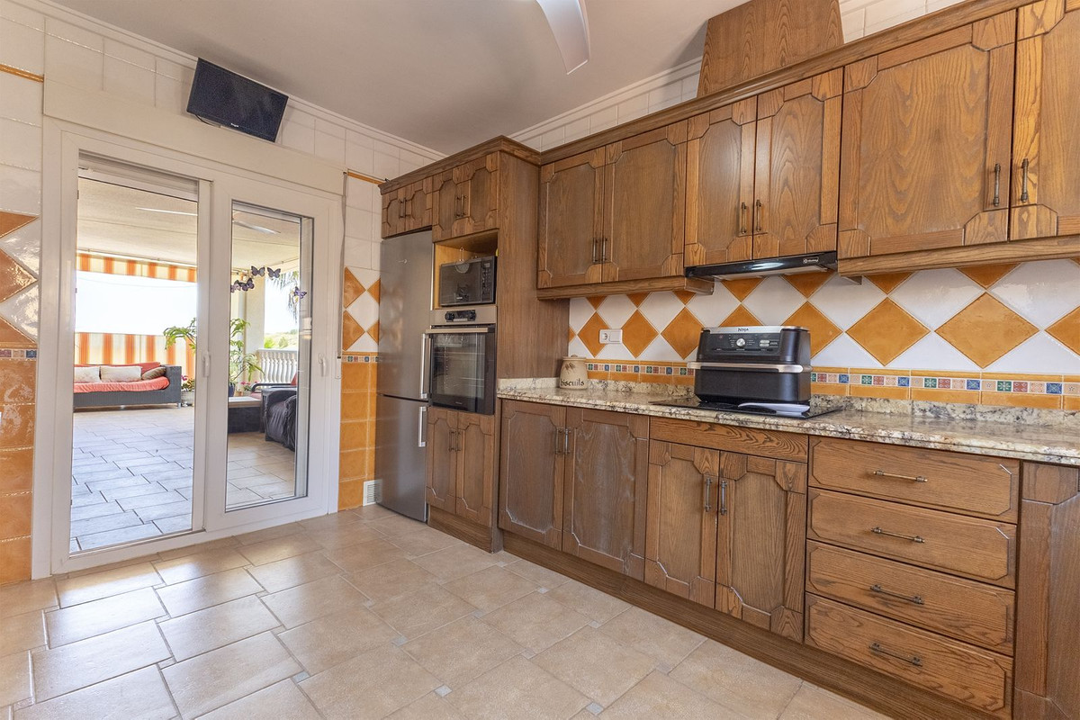Se vende Villa - Chalet de 5 dormitorios en Costa Blanca, Alicante, España