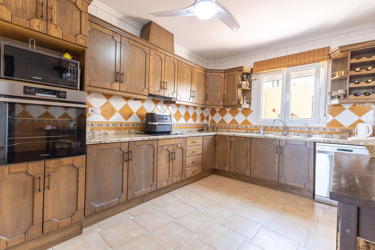 Se vende Villa - Chalet de 5 dormitorios en Costa Blanca, Alicante, España