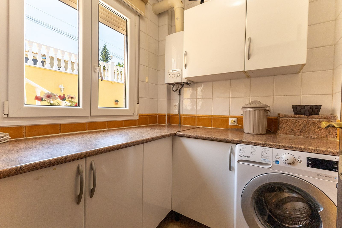 Se vende Villa - Chalet de 5 dormitorios en Costa Blanca, Alicante, España
